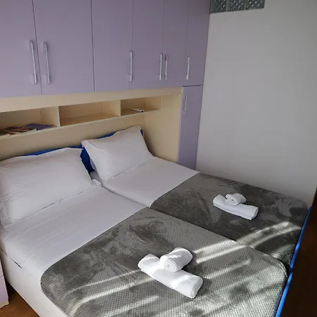 Apartment Fisi *
