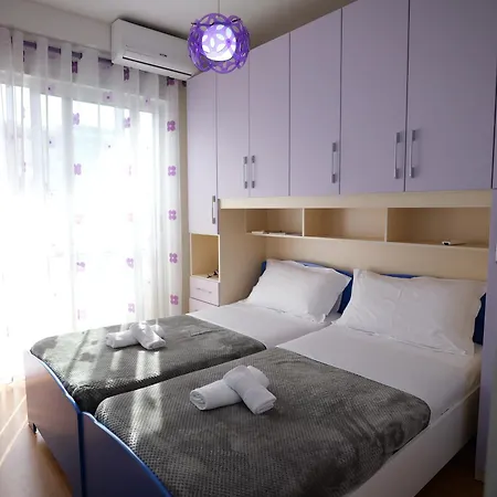 Apartment Fisi *